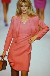 chanel-ss-1996-claudia-schiffer (17).jpg