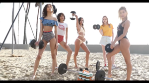 LOVE - Tommy Hilfiger-00.00.57.956.png