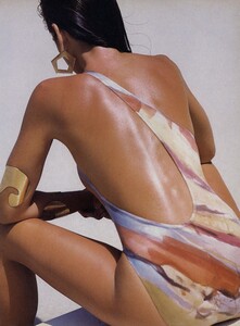 Bare_Maser_US_Vogue_May_1986_06.thumb.jpg.1117af756b442552421616854d3a4f75.jpg