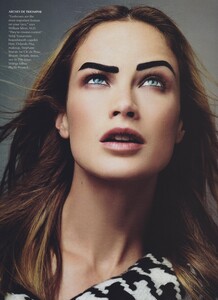 Brow_McDean_US_Vogue_October_2003_02.thumb.jpg.26ec2b0aafc5b2f0f4e1bcccc5816539.jpg