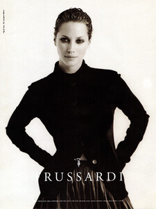 Christy_Trussardi-01.thumb.jpg.a5beb94679b478e47e0a31a5ee301ab1.jpg