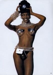 Crystal_Penn_US_Vogue_March_1992_04.thumb.jpg.308aaa5fc07735f6709f103b47dc5f86.jpg