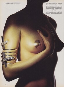 Metals_Penn_US_Vogue_May_1985_03.thumb.jpg.34fcb4a7549e3dc92453c102efb7315a.jpg