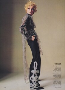 Penn_US_Vogue_April_2000_12.thumb.jpg.0cd4ff3391d5b52f3269c4646fa8acd8.jpg