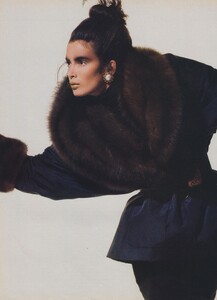 Penn_US_Vogue_October_1986_01.thumb.jpg.ffdc5f2c31e9a6c79b78125f34bb1ddb.jpg