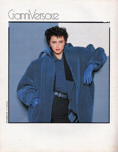 VersaceWellaAdGraziaIT010985no2323a.thumb.jpg.520d25ff0713ec9af5b7868adcaa886a.jpg