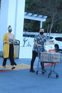 chrissy-teigen-and-john-legend-shopping-at-bristol-farms-in-beverly-hills-02-23-2021-1.jpg
