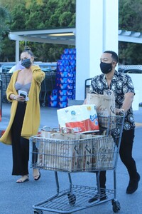 chrissy-teigen-and-john-legend-shopping-at-bristol-farms-in-beverly-hills-02-23-2021-3.jpg