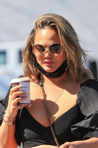 chrissy-teigen-out-and-about-in-los-angeles-02-24-2021-0.jpg