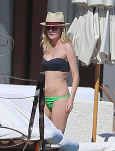 diane-kruger-bikini-mexico.jpg