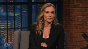 diane-kruger-late-night-with-seth-meyers-2.jpg