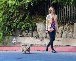 lady-victoria-hervey-out-with-her-dog-in-los-angeles-02-20-2021-6.jpg
