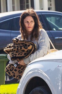 rachel-bilson-in-a-grey-sweats-north-hollywood-02-08-2021-1.jpg