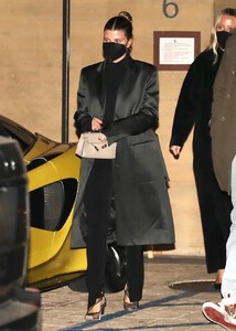 sofia-richie-leaves-nobu-in-malibu-02-06-2021-3.jpg