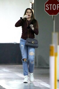 sofia-vergara-leaves-a-doctor-s-office-in-los-angeles-02-20-2021-2.jpg