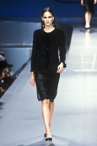 1279053146_Valentino1998WomenRTW68.thumb.jpg.5e3a7e299ac2f0a73ed8708c50f48c53.jpg