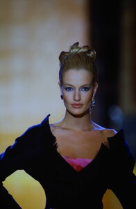 1283131246_ChristianDiorCoutureSpring1995(31).thumb.jpg.e6fd69fed7433c90fcb53910f1bc74d3.jpg