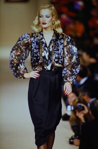1412602216_ysl-hc-ss-1995(9).thumb.jpg.64167f128257e7f5fe75a3df57a13eeb.jpg