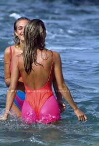 ELLE US, 1991 by Gilles Bensimon 01.jpg