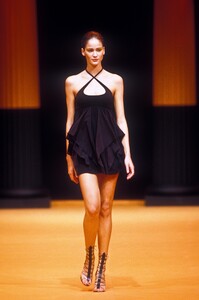 27213279_HerveLeger1998WomenRTW137.thumb.jpg.2331cc34015bb08ea54d3b23aa5d4b61.jpg