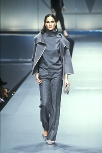473711518_Valentino1998WomenRTW9.thumb.jpg.0901da9e4b475e053b5d84be60cdb3a4.jpg