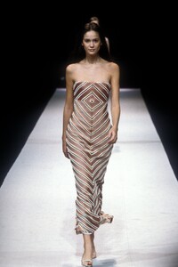 483126383_HerveLeger1999WomenRTW3.thumb.jpg.cd8433da400be536b5f056b7adc55c78.jpg