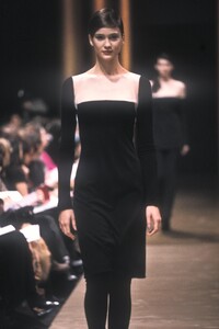 761817627_HerveLeger1998WomenRTW28.thumb.jpg.77028e48e969b7b14d455a5b12dc4524.jpg