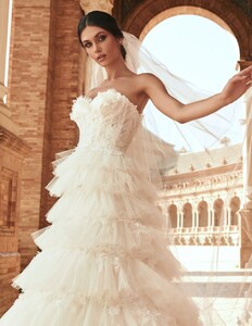 8-india-wedding-dress-marchesa-pronovias.jpg