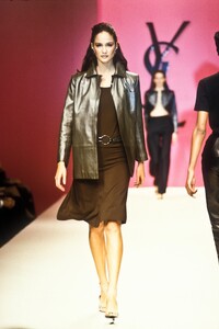 902322497_YvesSaintLaurent1999WomenRTW1.thumb.jpg.c6bd779c749462c1d9b5d7d4d185fca0.jpg