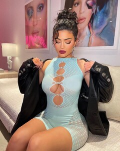 Kylie-Jenner-Beautiful-Body-1.jpg
