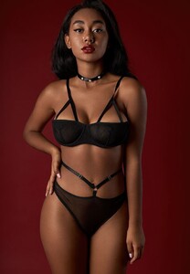 Maia-Strappy-Set-1.thumb.jpg.523464adf70ed5969aa88922c0ca1f0f.jpg