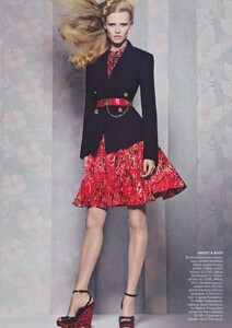 McDean_US_Vogue_November_2011_06.thumb.jpg.aad9717ad932431777c337aa0d968b10.jpg