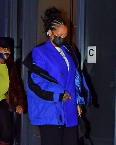 Rihanna---Night-out-in-New-York-09.jpg