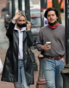 ari-fournier-and-cole-sprouse-out-in-vancouver-03-07-2021-3.jpg