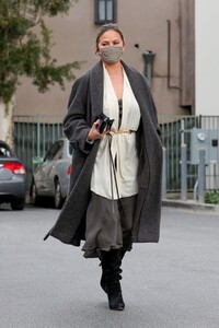 chrissy-teigen-out-and-about-in-beverly-hills-03-15-2021-1.jpg