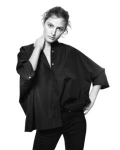 jil-sander-uniqlo-7.thumb.jpg.edffa44a0502ec5af3f7ed3f7ce43d37.jpg