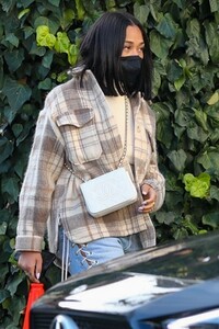 jordyn-woods-at-the-ivy-in-west-hollywood-03-17-2021-6.jpg