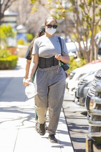 jordyn-woods-out-in-calabasas-03-29-2021-2.jpg
