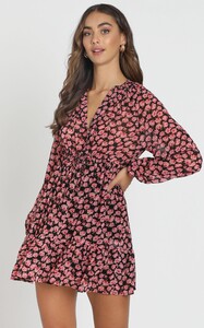 tnpetrachiffonsmockdressinblackfloral.jpg