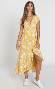 tntropicalscenesdressinyellowfloral.jpg