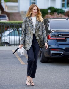 whitney-port-out-for-dinner-in-studio-city-03-19-2021-2.jpg