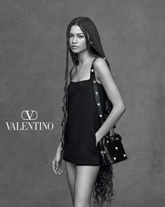 zendaya-for-valentino-2020-2021-campaign-0.jpg