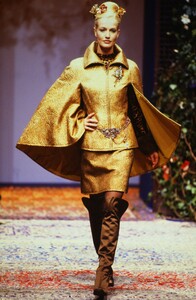 1303769607_ChristianLacroixCoutureFall1996(10).thumb.jpg.c4b2b6aeb57b45cdeedb241317222701.jpg