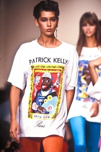 1643733781_PatrickKelly1989WomenRTW75.jpg.2122650c3c9251f4e3e4464fc26412c6.thumb.jpg.e1907c185e186724bd4810cf6d8a589e.jpg