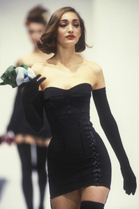 448821900_DolceGabbana-SpringSummer199201.thumb.jpg.e6c66caa5bc17d83f8c98e5613857c1c.jpg
