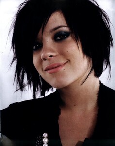 99588_lilyallen7_123_499lo.jpg