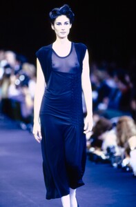 COMME-DES-GARCONS-SPRING-1991-RTW-33-CN10044667.thumb.jpg.3aeeb347f5c2b5db9c0eafa9b4ef8df9.jpg