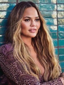 chrissy-teigen-people-magazine-beautiful-issue-2021-14.jpg