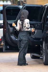 kourtney-kardashian-arrives-at-nobu-in-malibu-04-22-2021-2.jpg