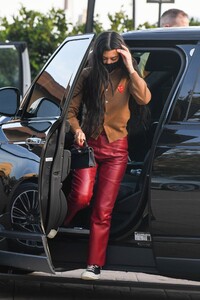 kourtney-kardashian-at-nobu-in-malibu-04-05-2021-5.jpg